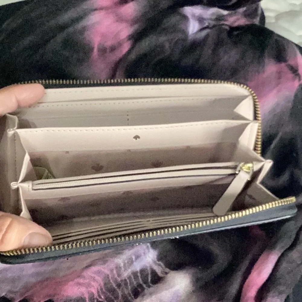 Kate Spade zip around long wallet in tan and black Saffiano leather - Picture 3 of 7